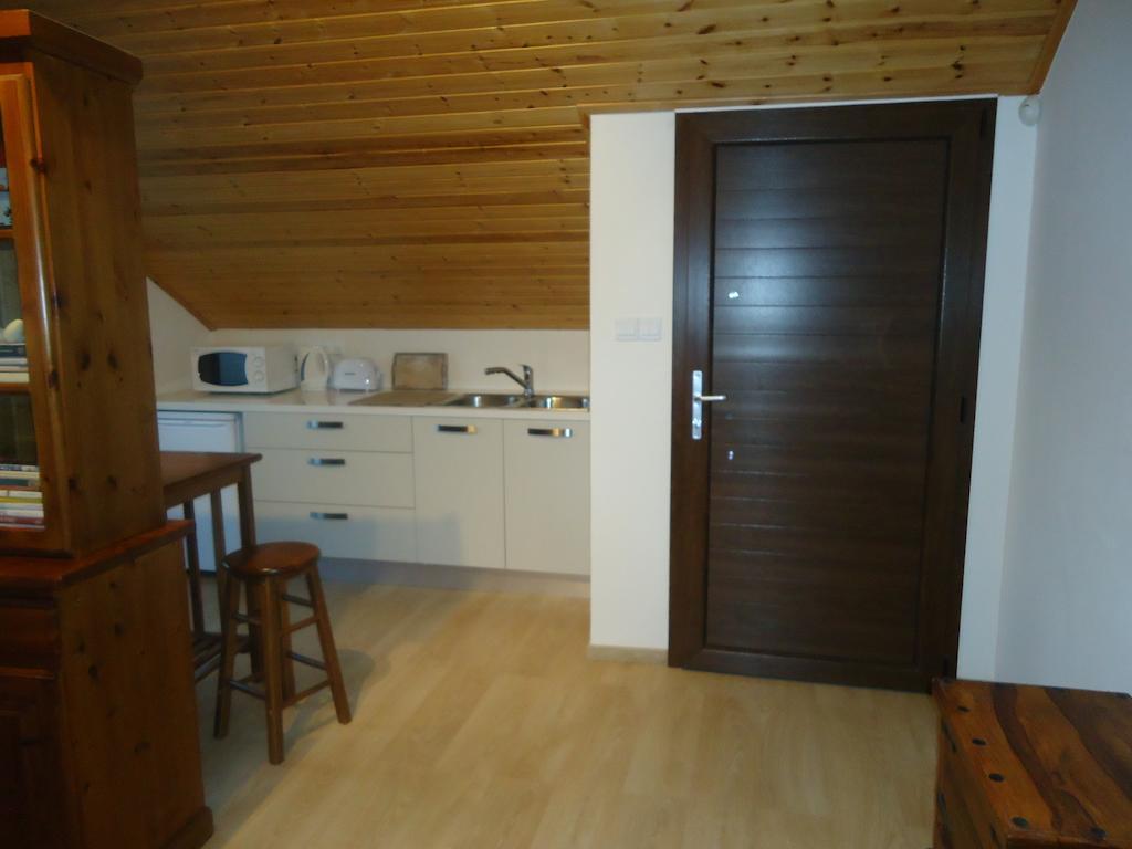 Agios Athanasios Petralona Apartment المظهر الخارجي الصورة