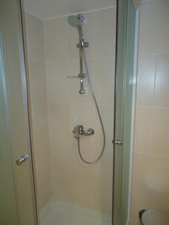 Agios Athanasios Petralona Apartment الغرفة الصورة