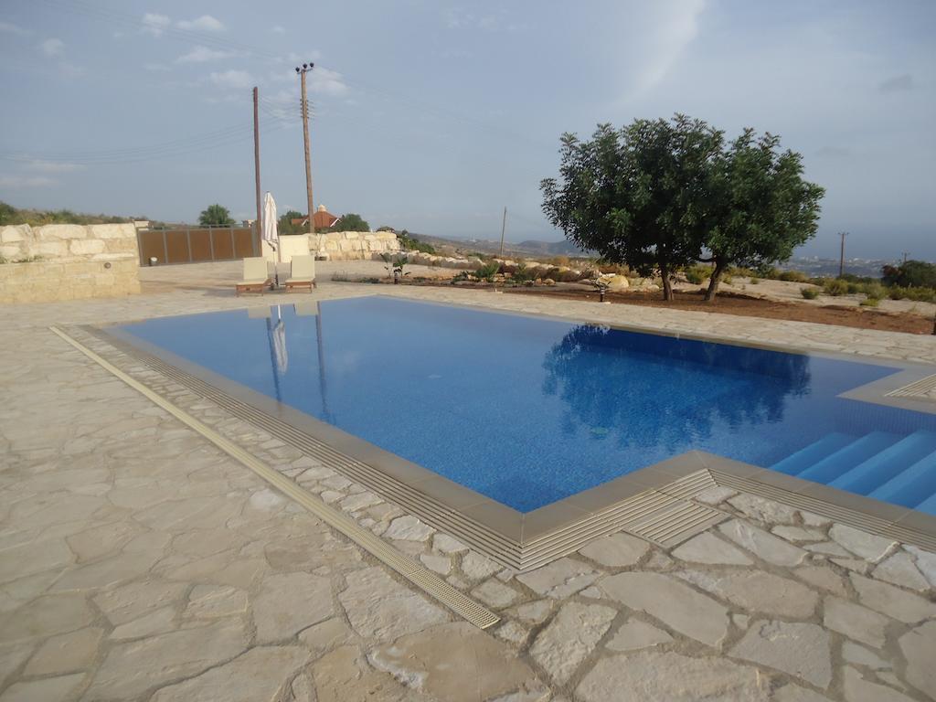 Agios Athanasios Petralona Apartment الغرفة الصورة